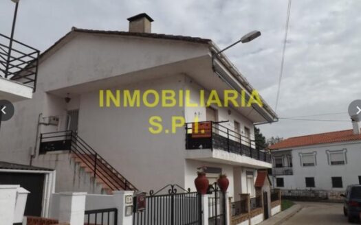 VENTA CASA EN PLANTA SUPERIOR DE 120 M/2 Y COCHERA