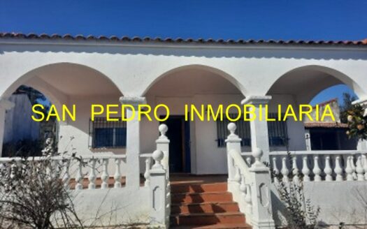 VENTA DE CHALET CON PARCELA EN LAS CASIÑAS